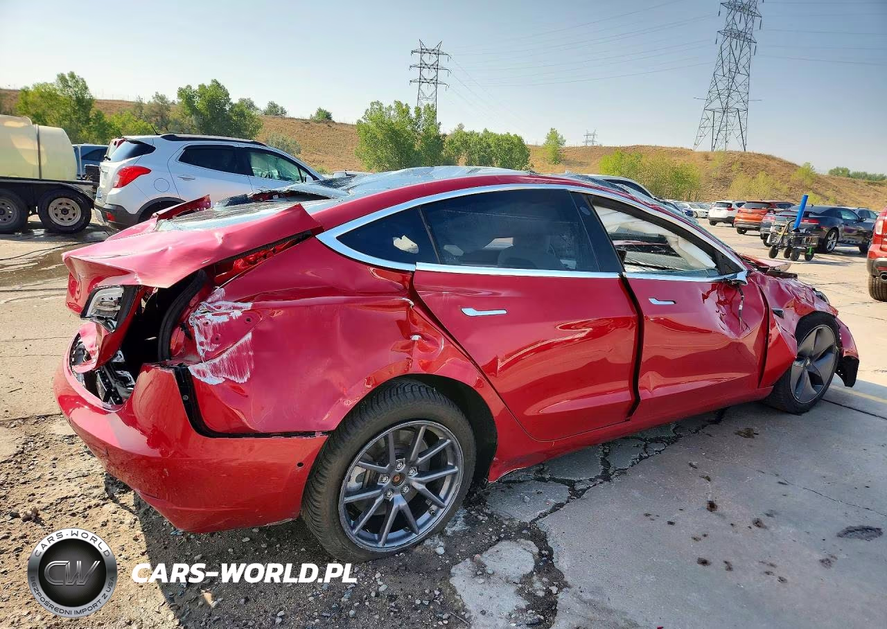 2020 Tesla Model 3 VIN:5YJ3E1EB0LF742158 - 3