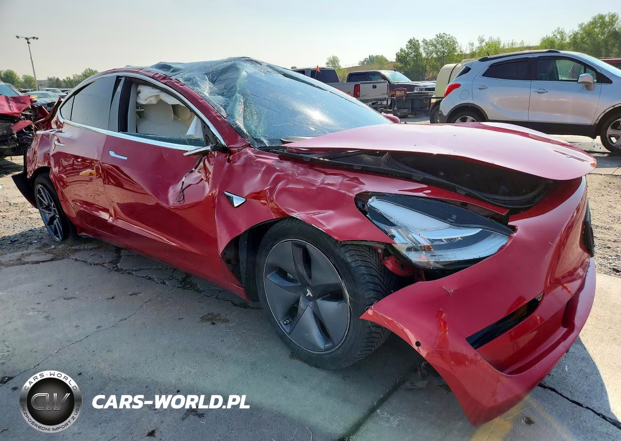 2020 Tesla Model 3 VIN:5YJ3E1EB0LF742158 - 4
