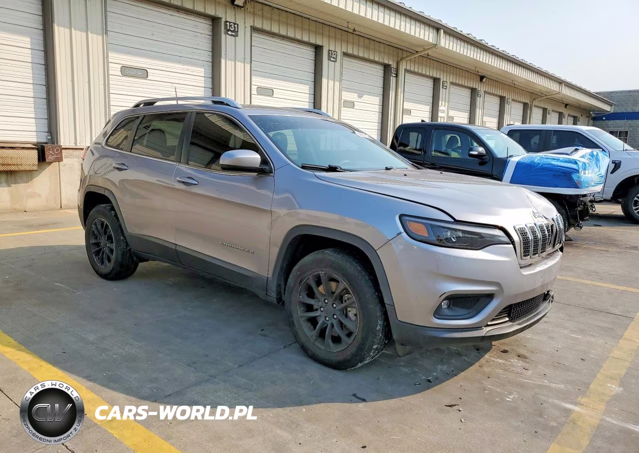 2019 Jeep Cherokee Latitude VIN:1C4PJMCB4KD256816 - 4