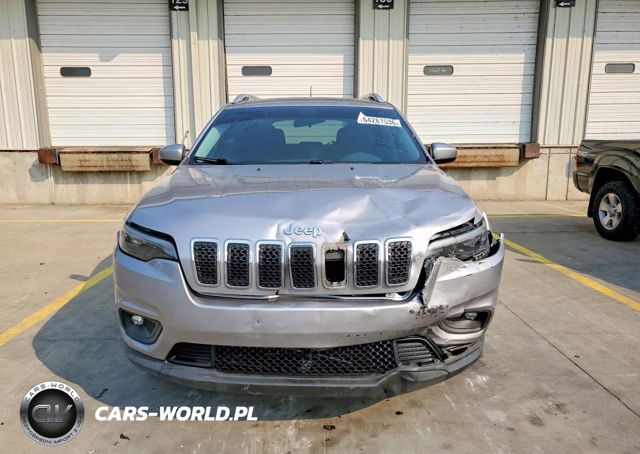 2019 Jeep Cherokee Latitude VIN:1C4PJMCB4KD256816 - 5