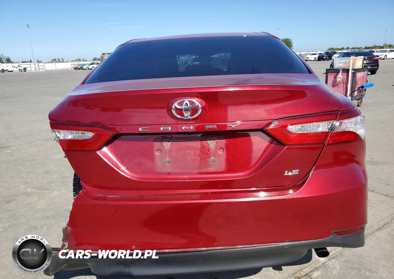 2018 Toyota Camry Le VIN:4T1B11HK6JU579101 - 6