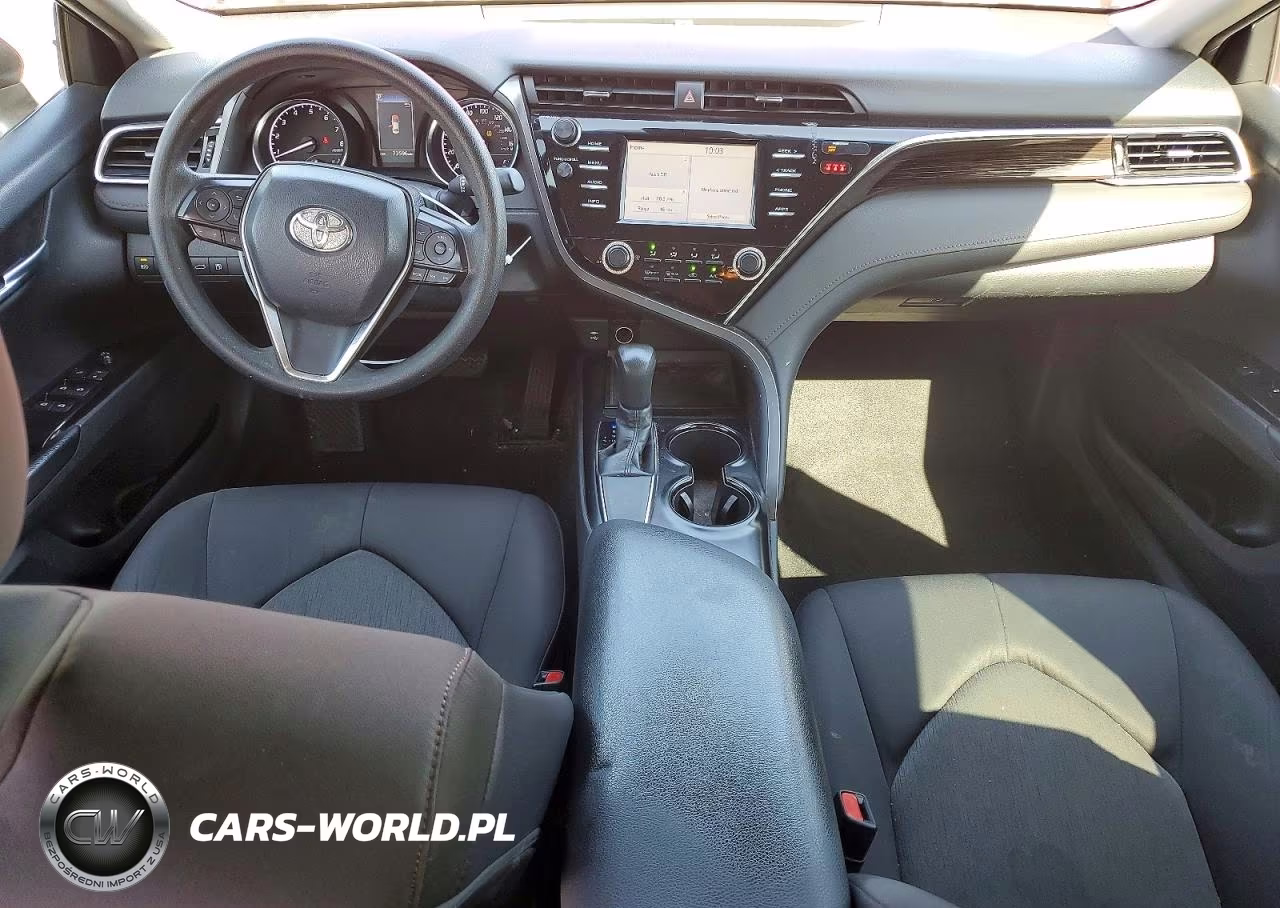 2018 Toyota Camry Le VIN:4T1B11HK6JU579101 - 8