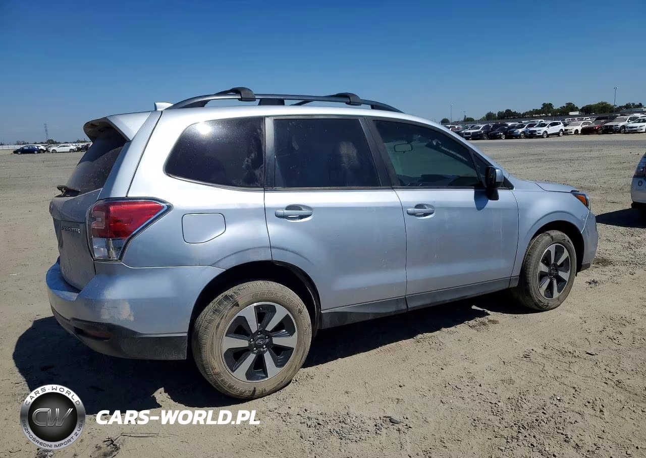 2018 Subaru Forester 2.5I Premium VIN:JF2SJAGC5JH415220 - 3