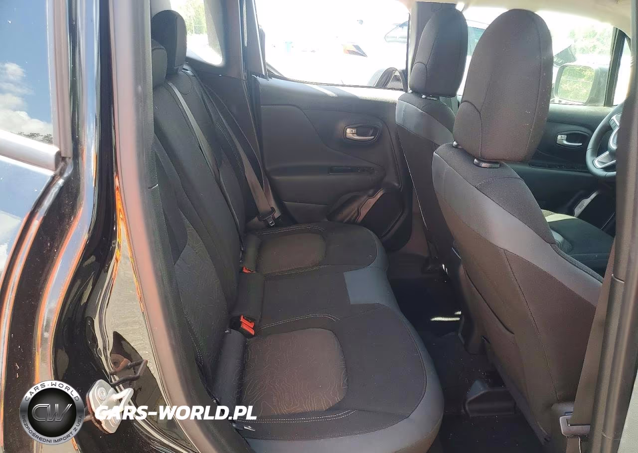 2023 Jeep Renegade Latitude VIN:ZACNJDB17PPP61495 - 10