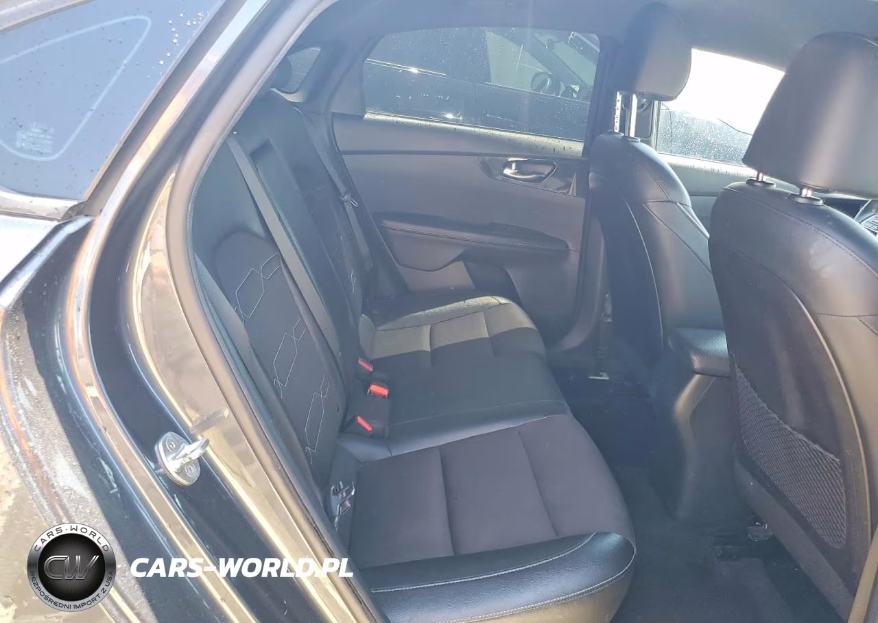 2021 Kia Forte Gt Line VIN:3KPF34AD4ME402871 - 10