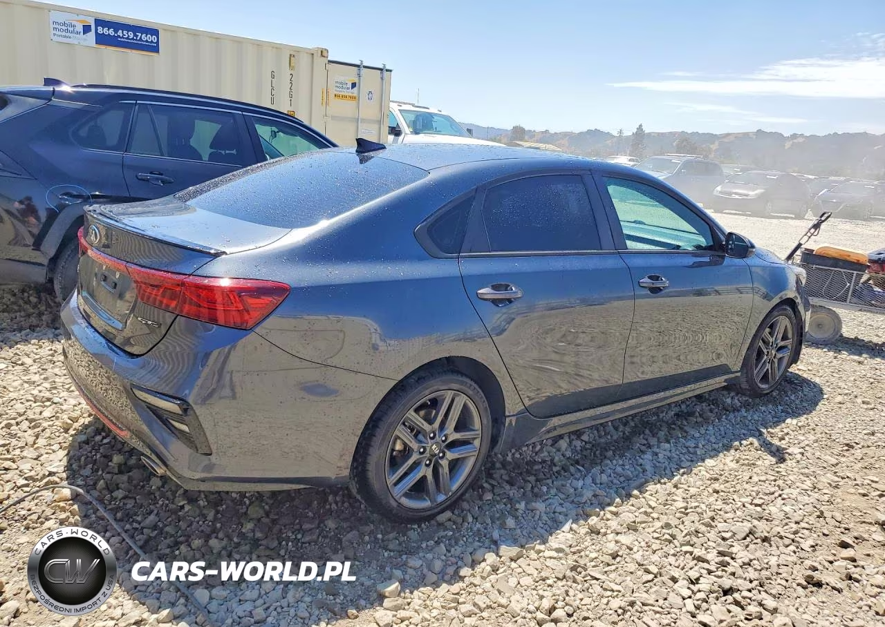 2021 Kia Forte Gt Line VIN:3KPF34AD4ME402871 - 3