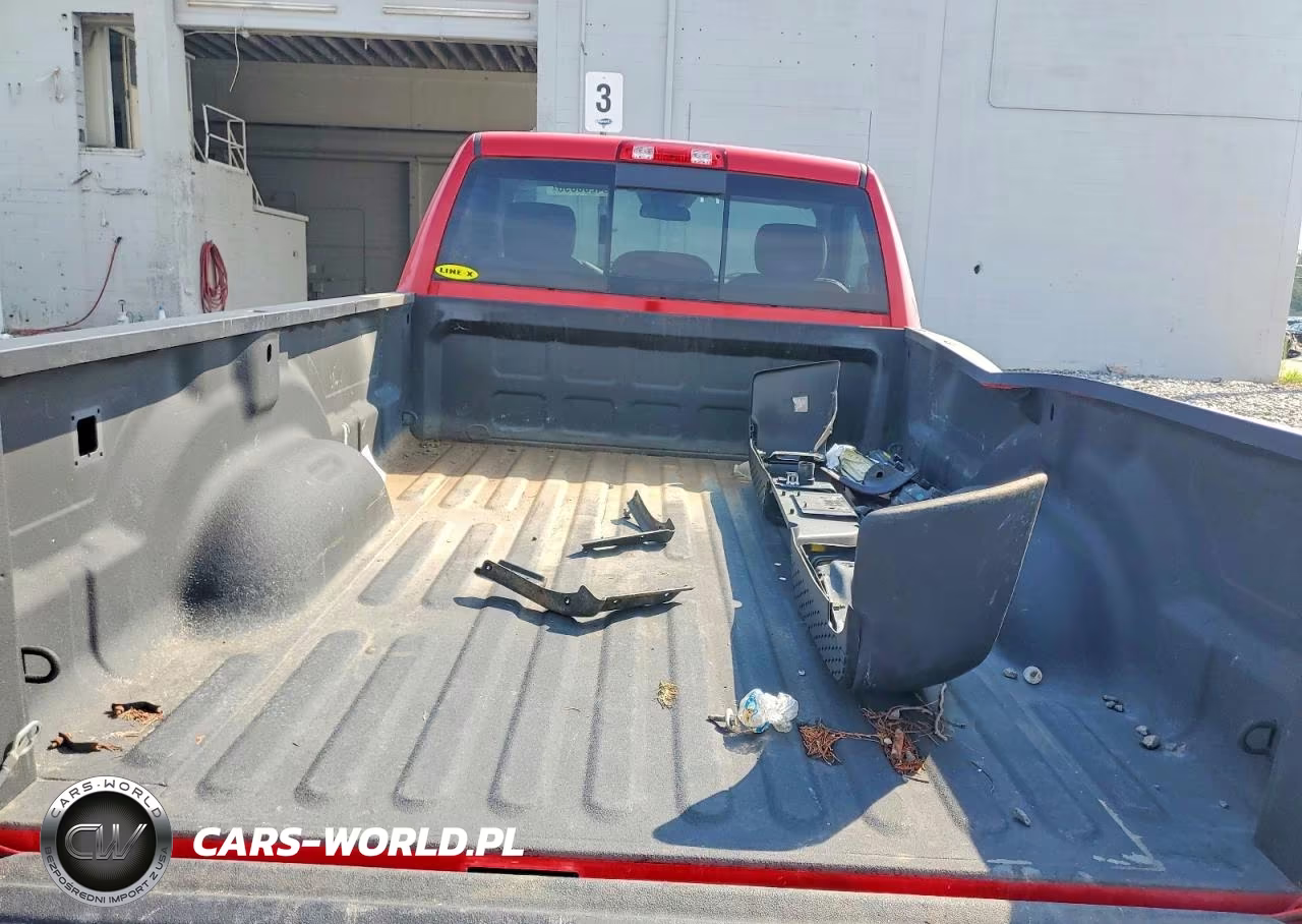 2021 Ram 1500 Classic Tradesman VIN:3C6JR6DG6MG710906 - 10