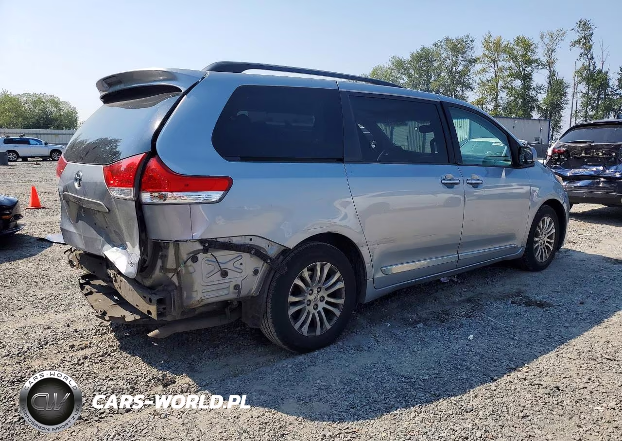 2014 Toyota Sienna Xle 8-Passenger VIN:5TDYK3DC3ES463550 - 3