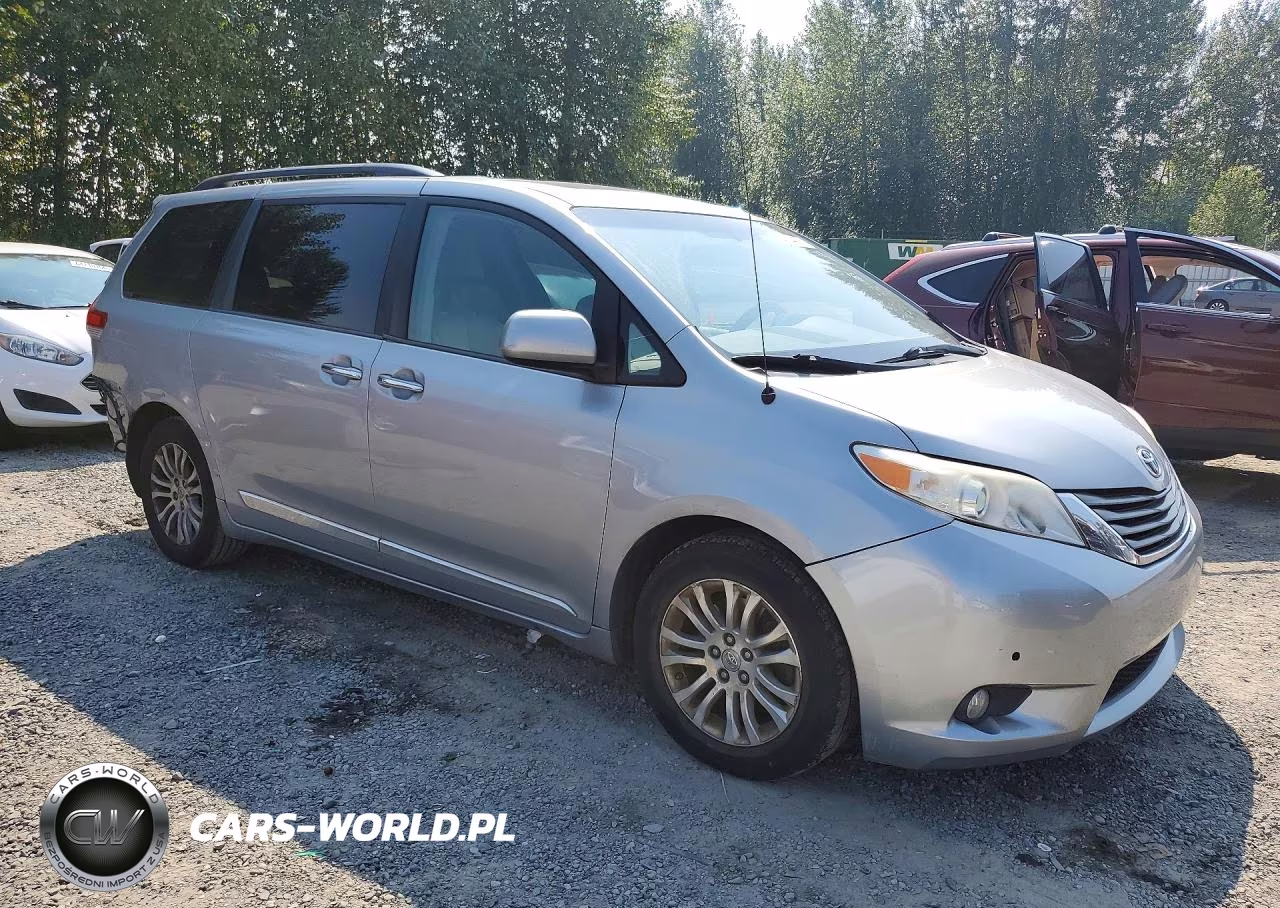 2014 Toyota Sienna Xle 8-Passenger VIN:5TDYK3DC3ES463550 - 4