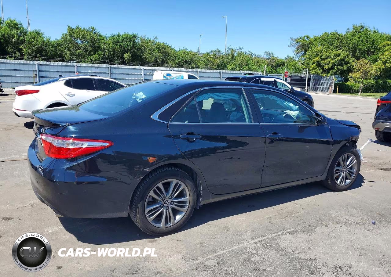 2015 Toyota Camry Se VIN:4T1BF1FK7FU900526 - 3
