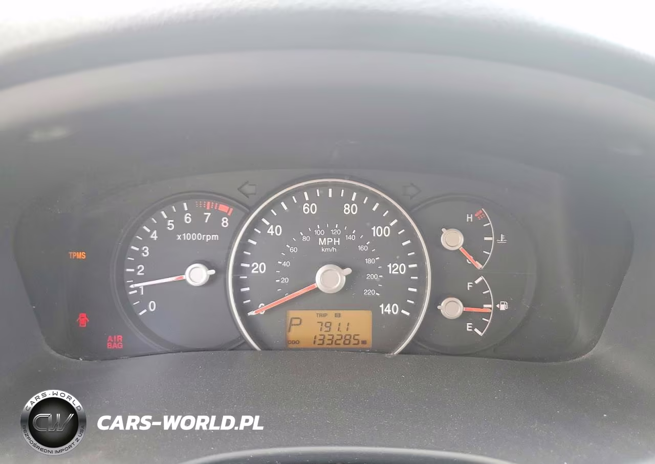 2009 Kia Rondo Base VIN:KNAFG528197237202 - 9