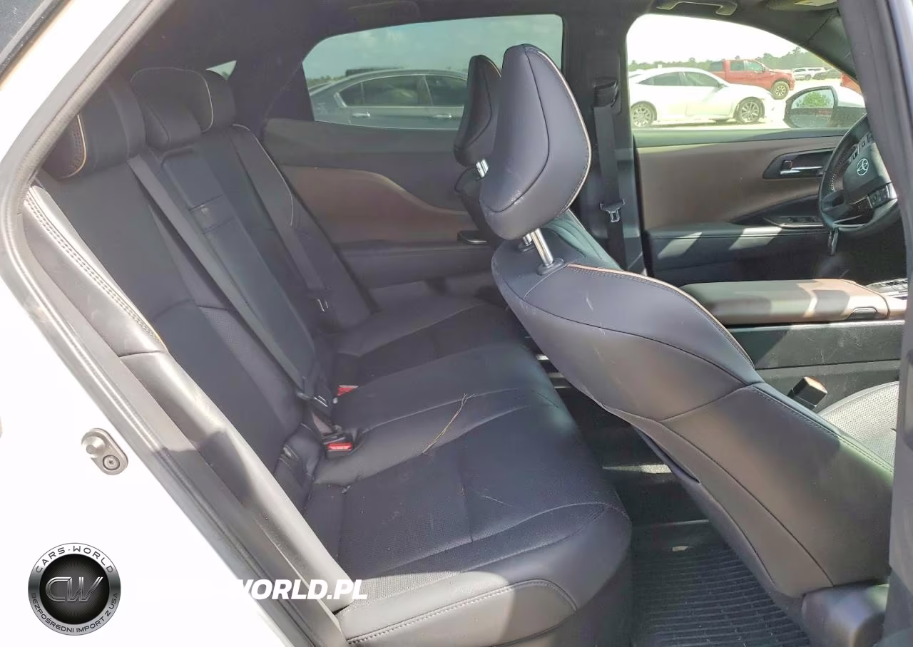 2023 Toyota Crown Limited VIN:JTDAAAAF1P3012130 - 10