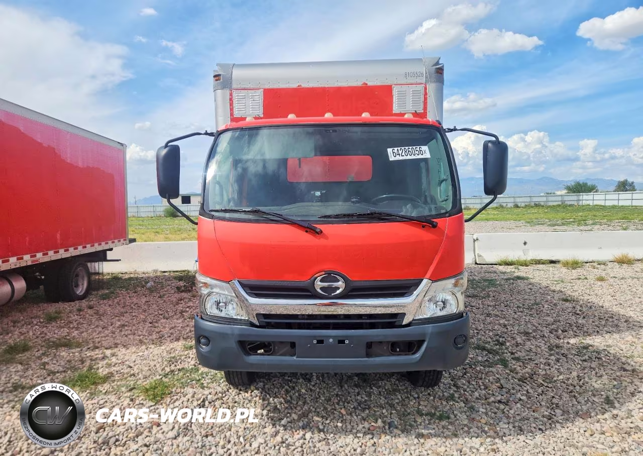 2018 Hino 195 Box Truck VIN:JHHSDM2H4JK006202 - 5