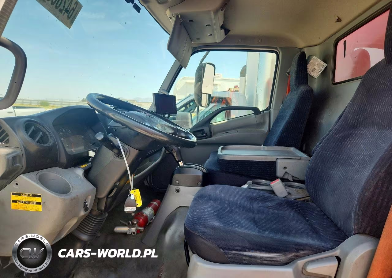 2018 Hino 195 Box Truck VIN:JHHSDM2H4JK006202 - 7