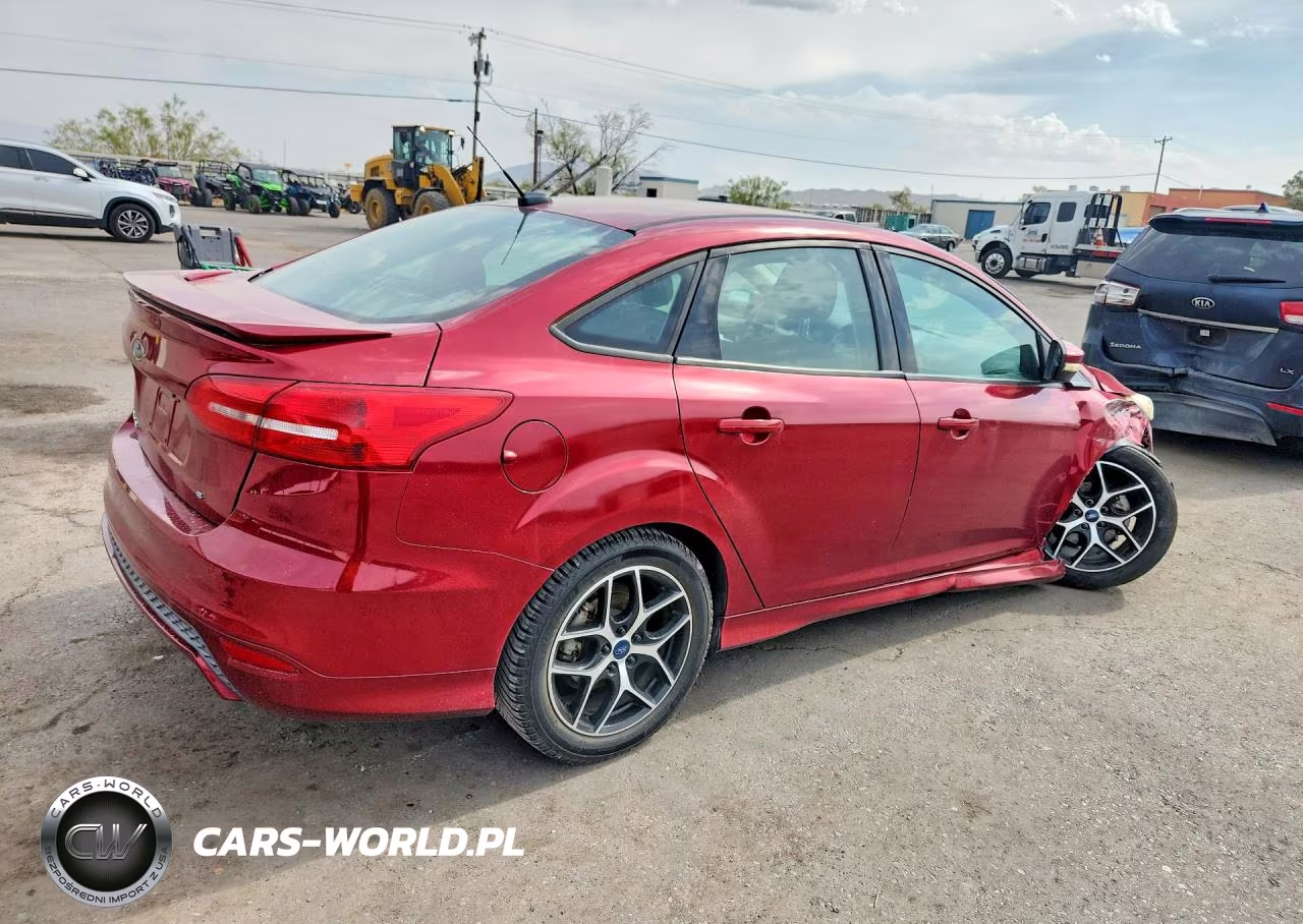 2015 Ford Focus Se VIN:1FADP3F27FL349113 - 3