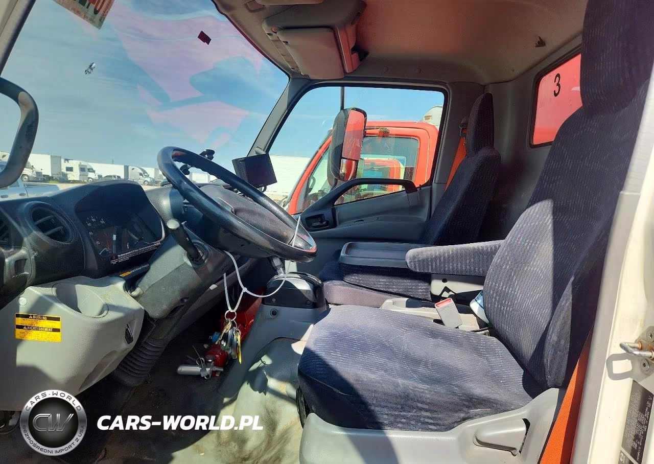 2017 Hino 195 Box Truck VIN:JHHSDM2H3HK005827 - 7