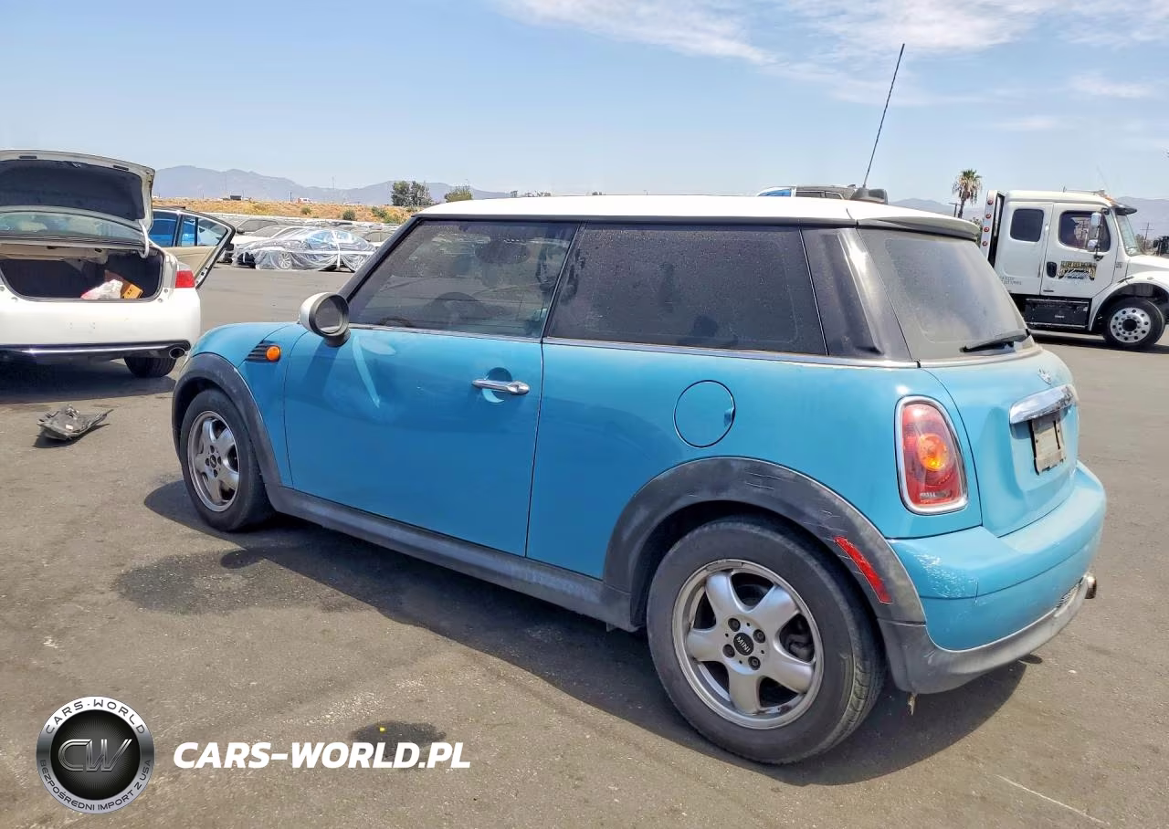 2009 Mini Cooper VIN:WMWMF33599TW76271 - 2