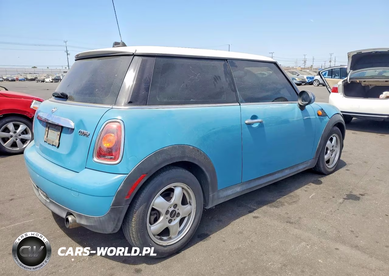 2009 Mini Cooper VIN:WMWMF33599TW76271 - 3