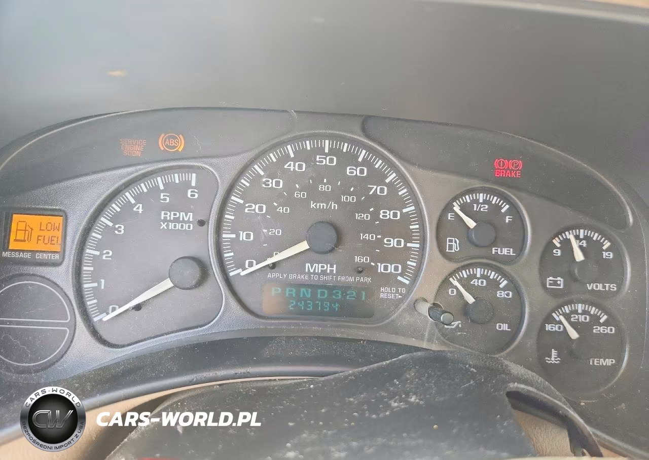 2002 Chevrolet Tahoe C1500 VIN:1GNEC13TX2J100507 - 9