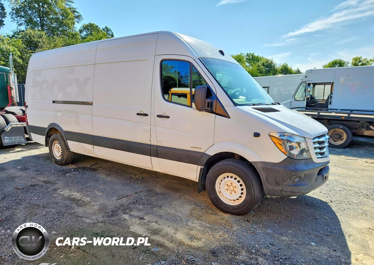 2015 Freightliner Sprinter 2500 VIN:WDYPE8DC5FP117273 - 4