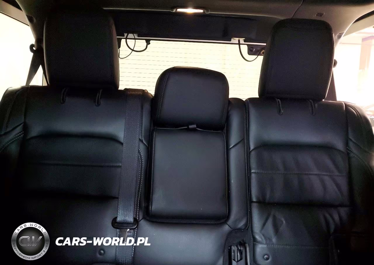 2018 Jeep Wrangler Unlimited Sahara VIN:1C4HJXEG6JW249142 - 10