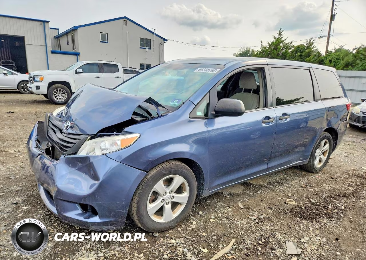 2015 Toyota Sienna L 7-Passenger – zdjęcie 1 z 13