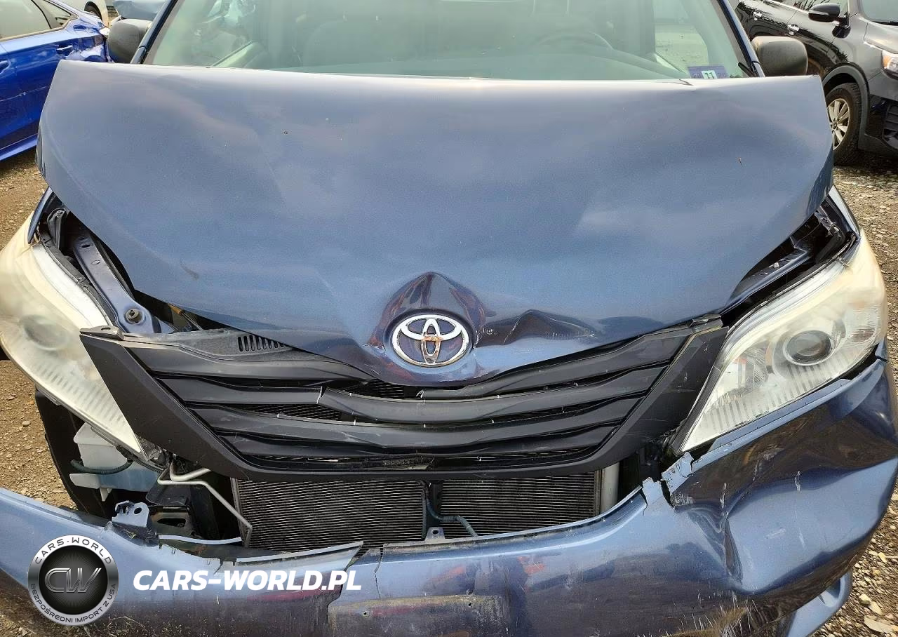 2015 Toyota Sienna L 7-Passenger VIN:5TDZK3DC2FS528684 - 12