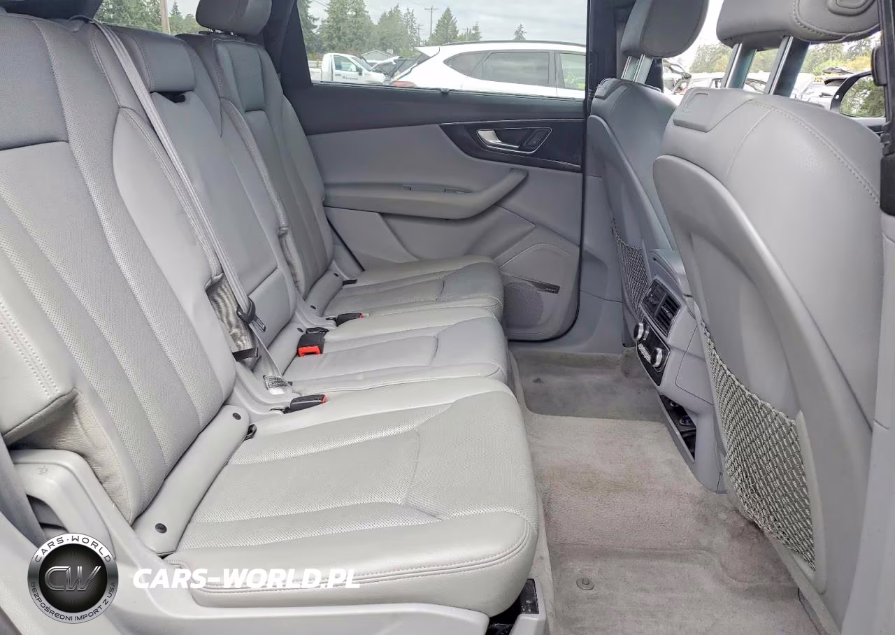 2017 Audi Q7 Prestige VIN:WA1VAAF78HD020654 - 11