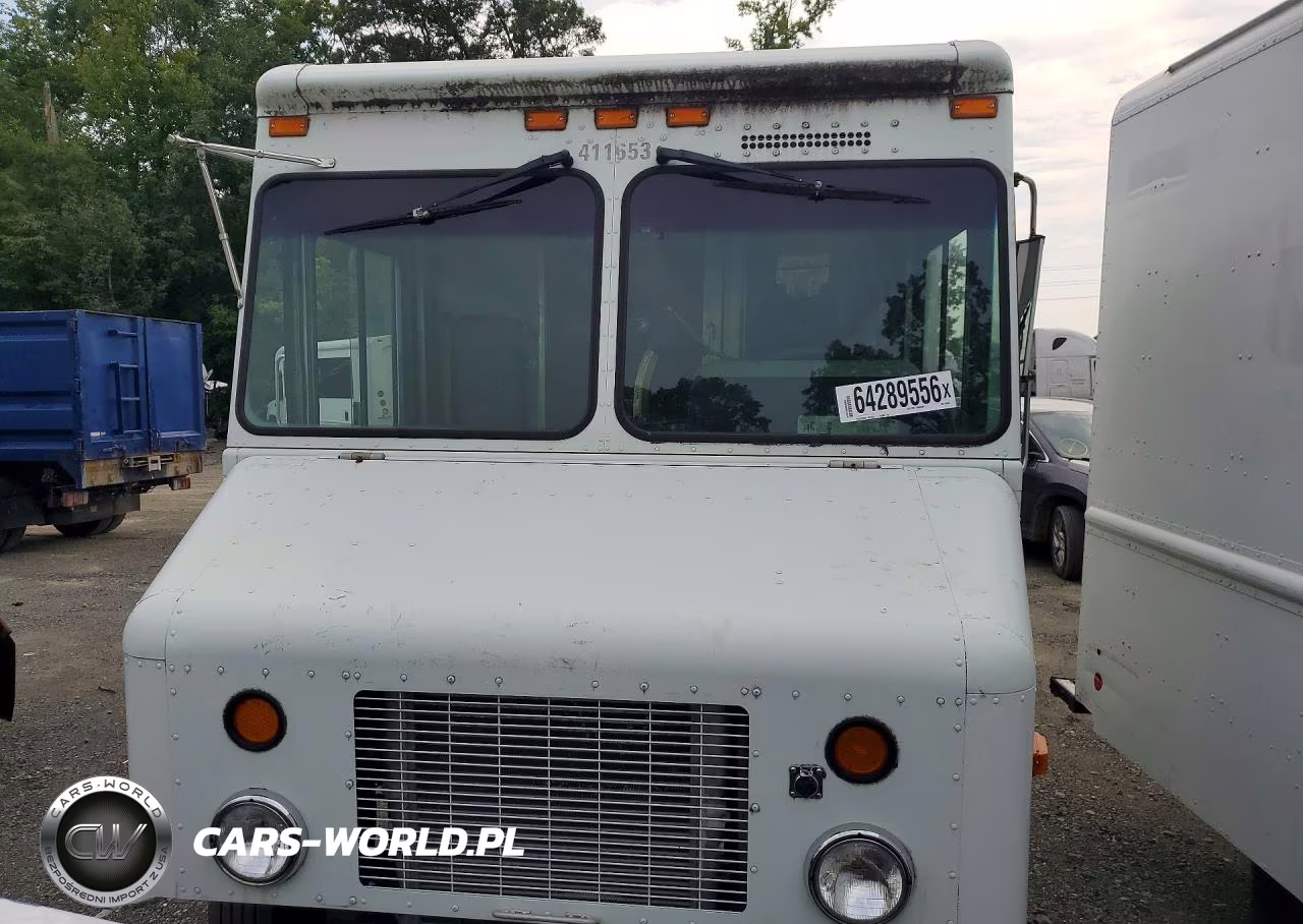 2004 Freightliner Chassis M Line Walk-In Van VIN:4UZAANCP64CL85264 - 5