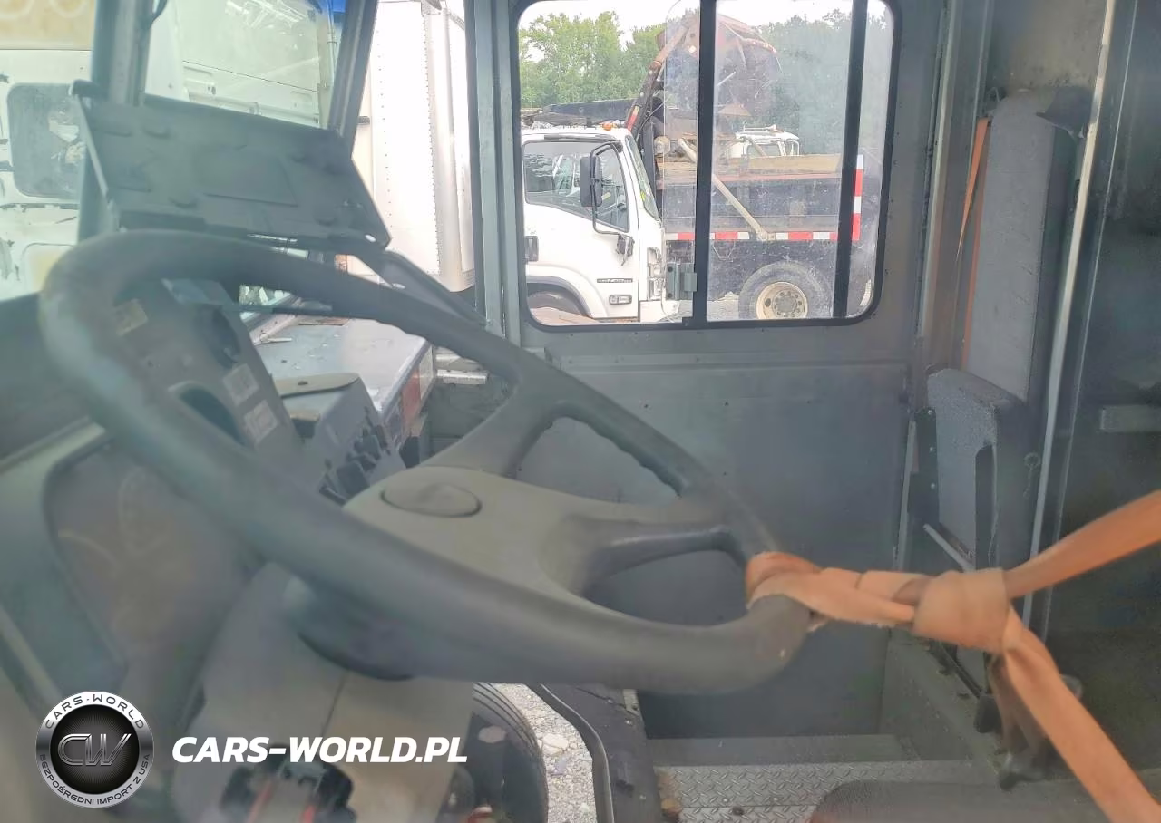 2004 Freightliner Chassis M Line Walk-In Van VIN:4UZAANCP64CL85264 - 9