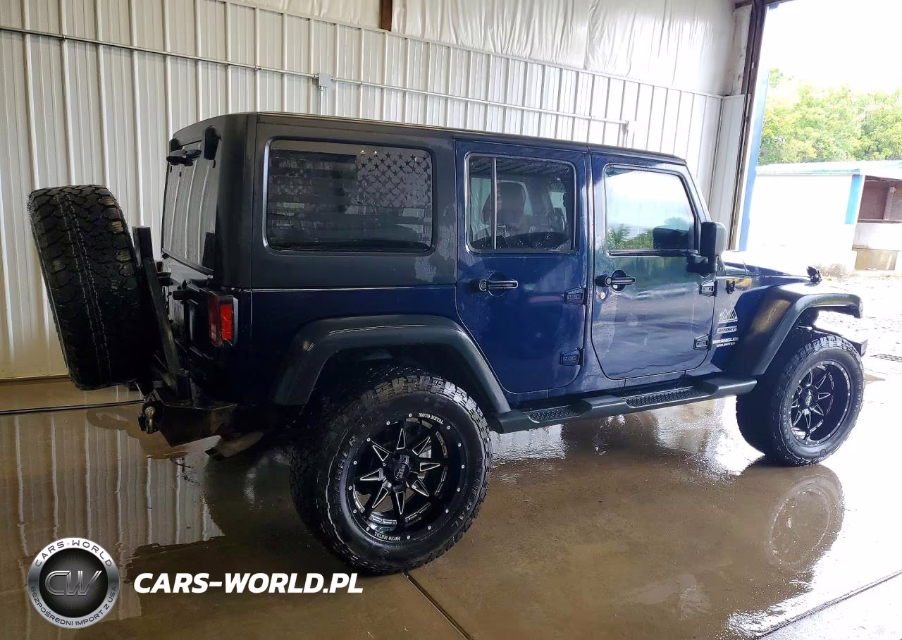 2013 Jeep Wrangler Unlimited Sport VIN:1C4BJWDG6DL625765 - 3