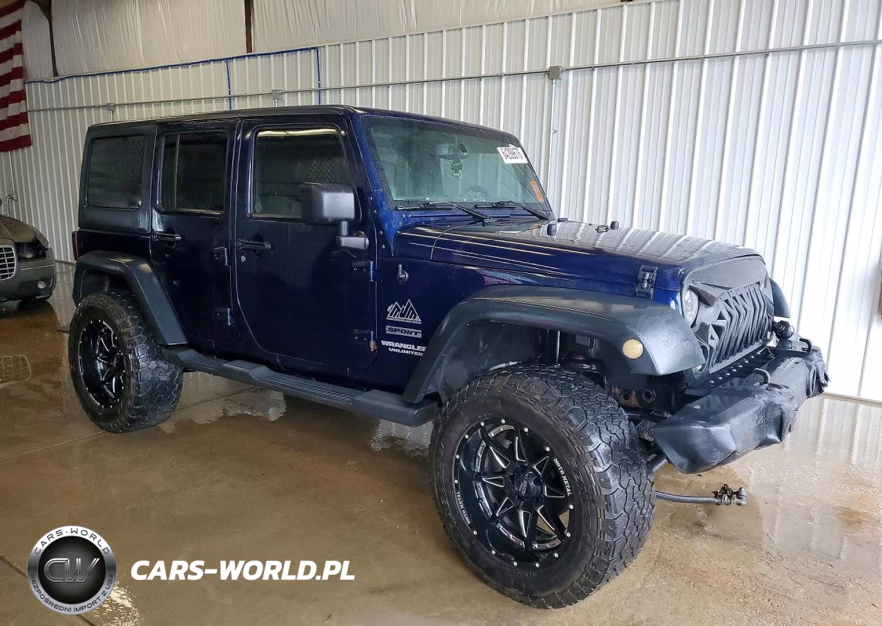 2013 Jeep Wrangler Unlimited Sport VIN:1C4BJWDG6DL625765 - 4