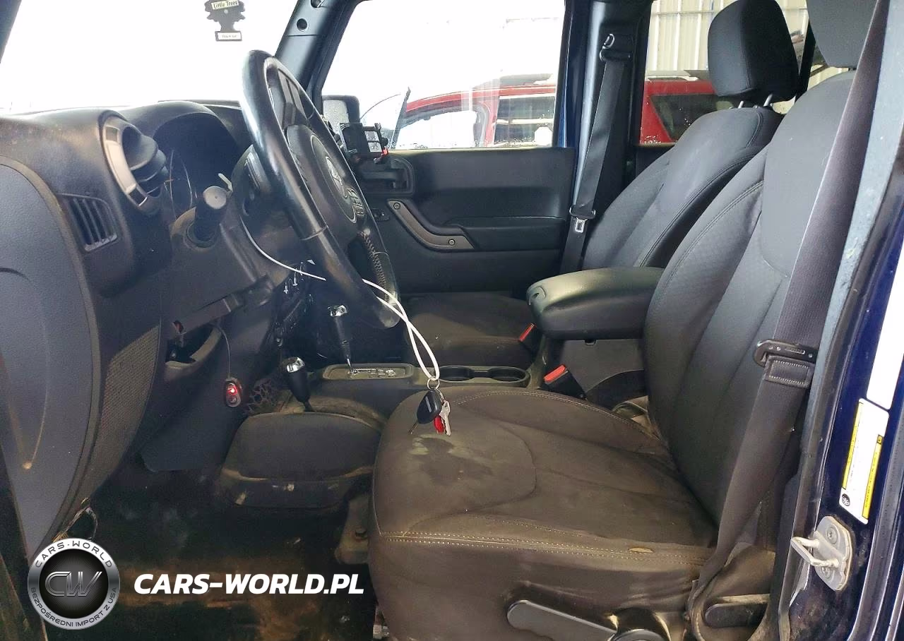 2013 Jeep Wrangler Unlimited Sport VIN:1C4BJWDG6DL625765 - 7