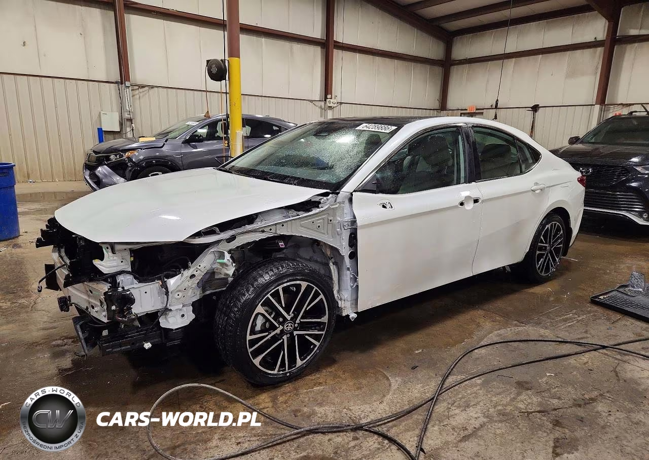 2025 Toyota Camry Xle – zdjęcie 1 z 13