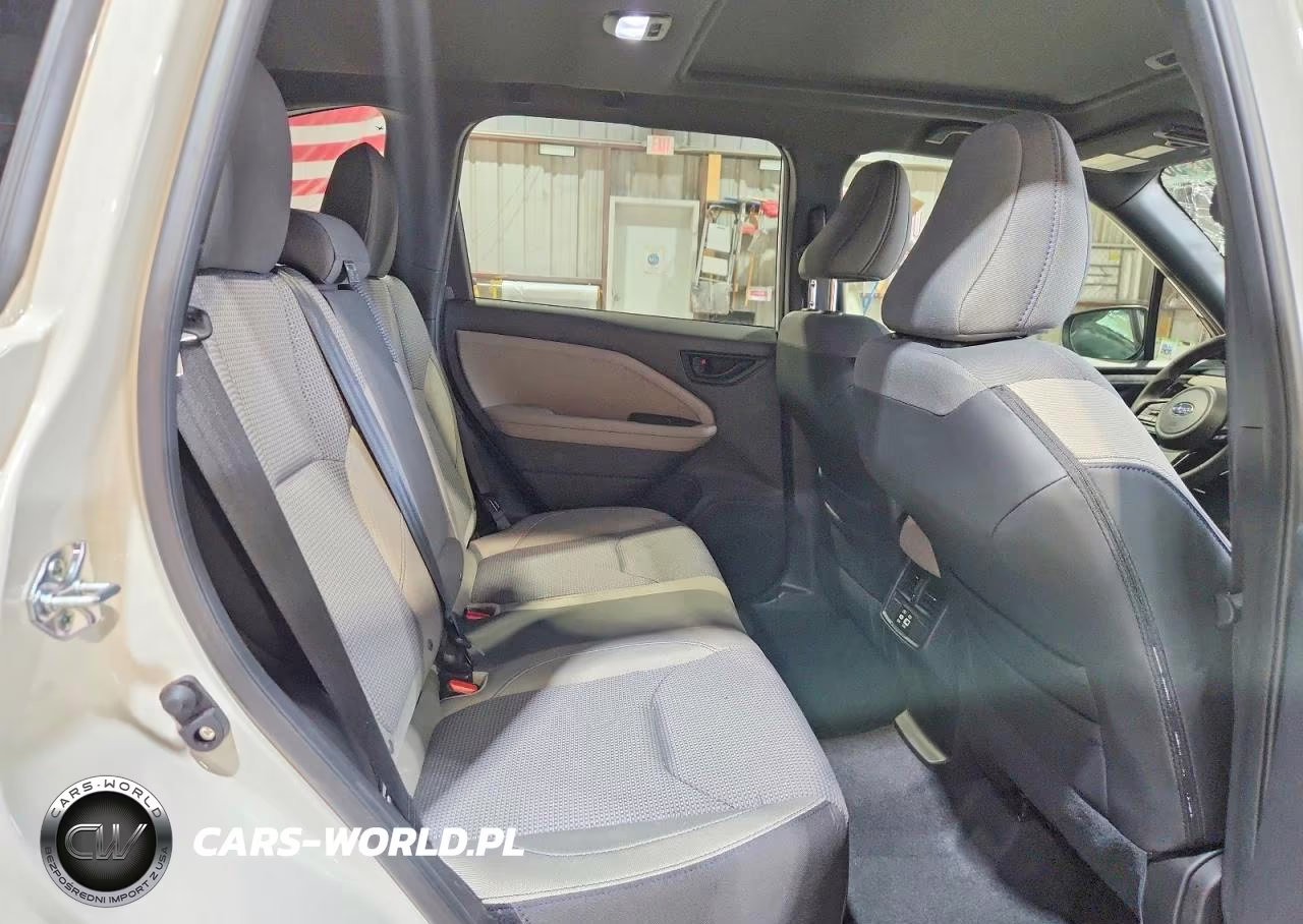 2025 Subaru Forester Premium VIN:JF2SLDBCXSH593712 - 11