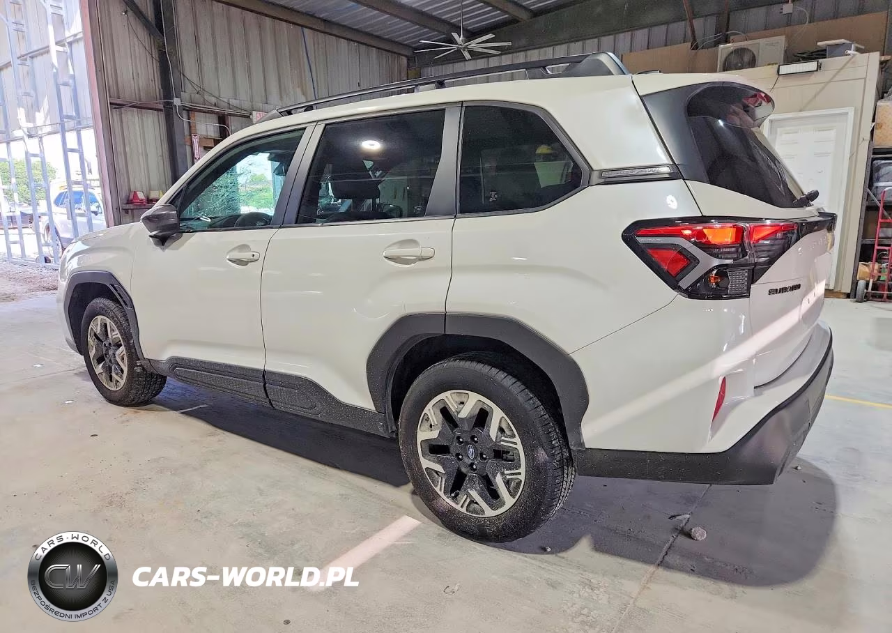2025 Subaru Forester Premium VIN:JF2SLDBCXSH593712 - 2