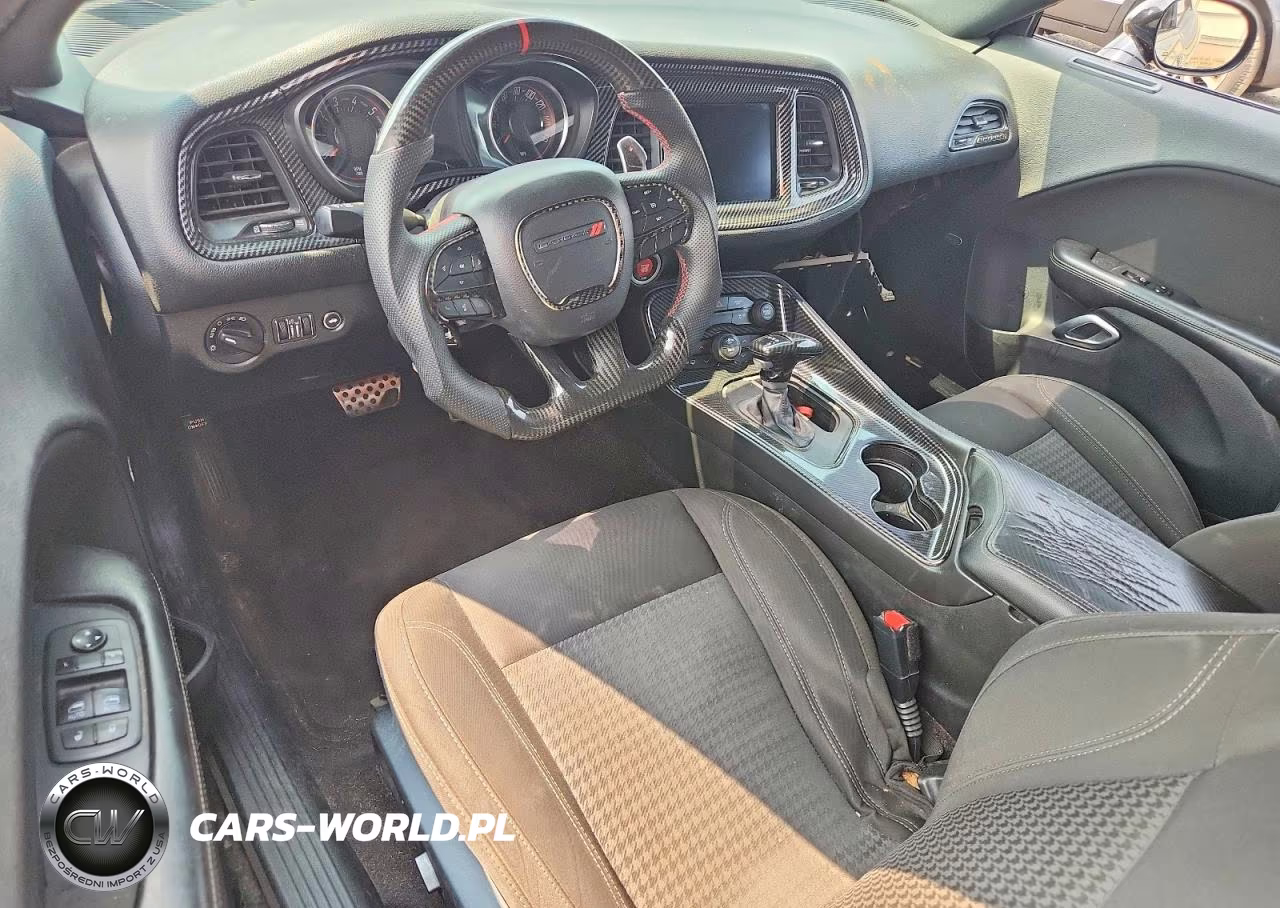 2018 Dodge Challenger Sxt VIN:2C3CDZAG9JH270878 - 8
