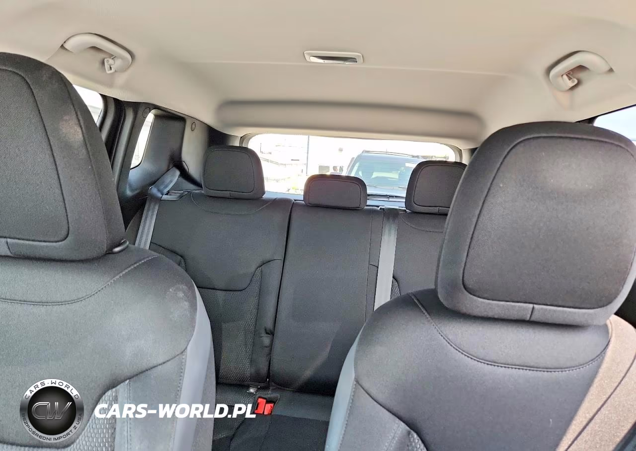2020 Jeep Renegade Latitude VIN:ZACNJBBBXLPL72860 - 10