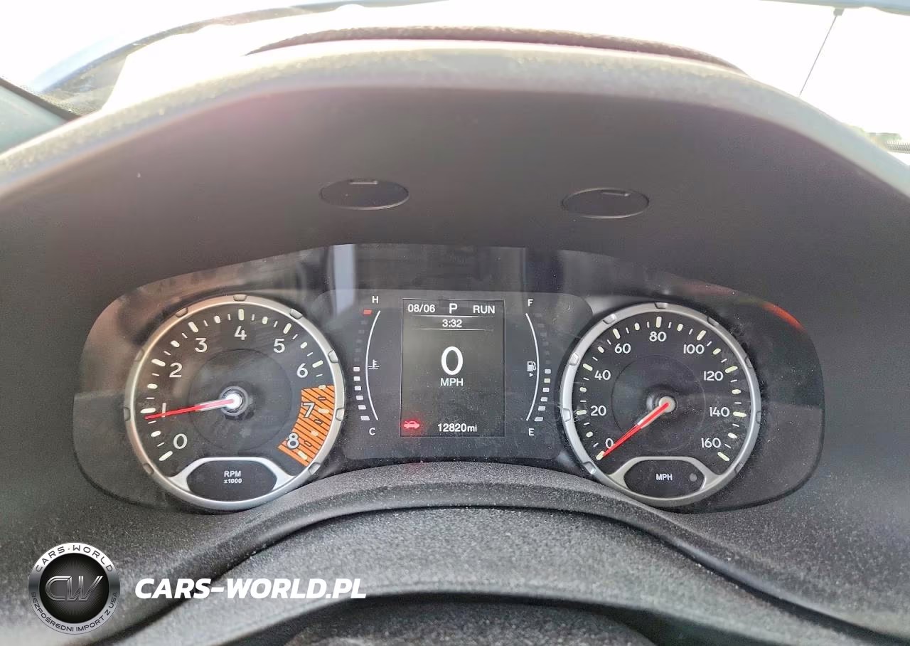 2020 Jeep Renegade Latitude VIN:ZACNJBBBXLPL72860 - 9