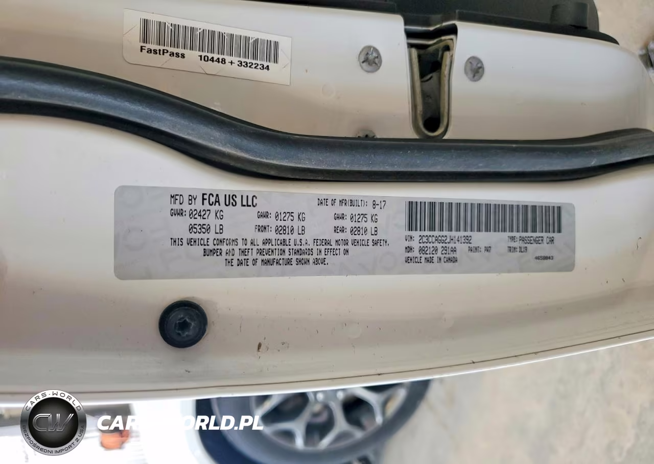 2018 Chrysler 300 S VIN:2C3CCAGG2JH141392 - 12