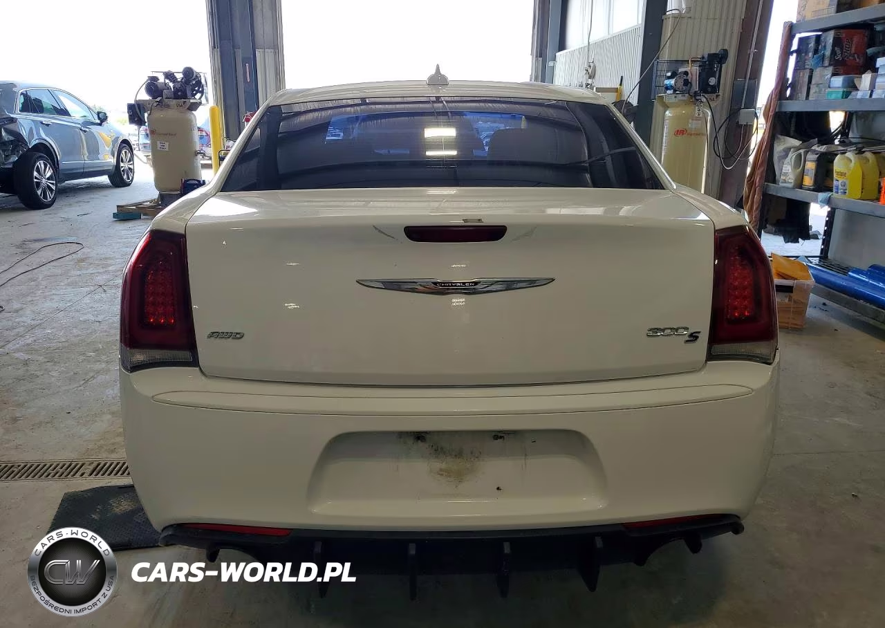 2018 Chrysler 300 S VIN:2C3CCAGG2JH141392 - 6