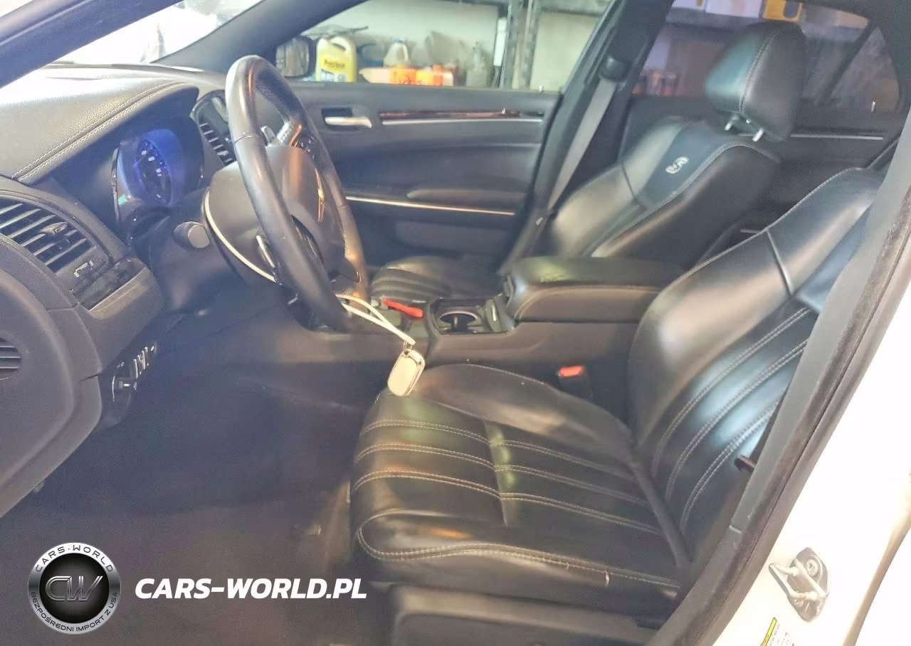 2018 Chrysler 300 S VIN:2C3CCAGG2JH141392 - 7