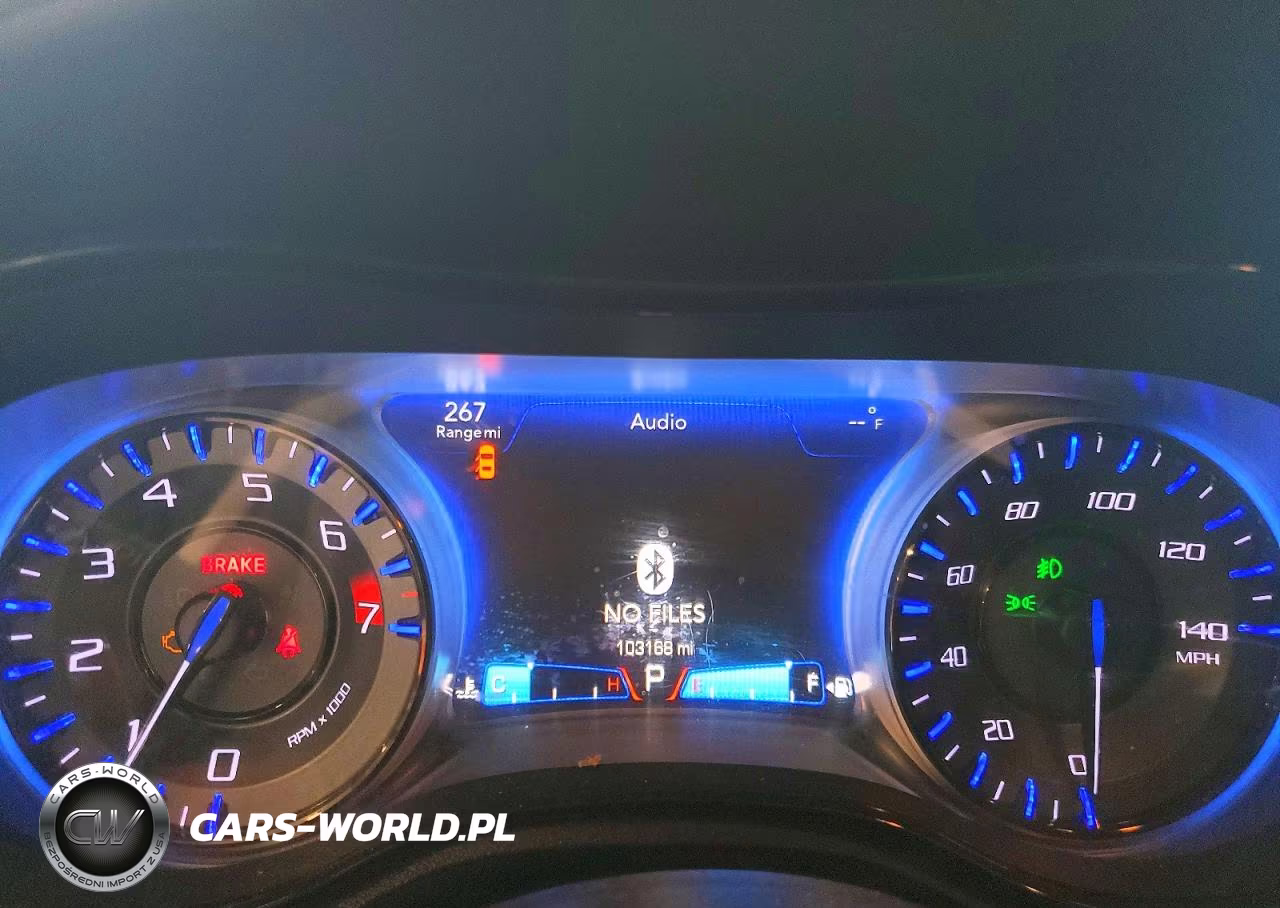 2018 Chrysler 300 S VIN:2C3CCAGG2JH141392 - 9