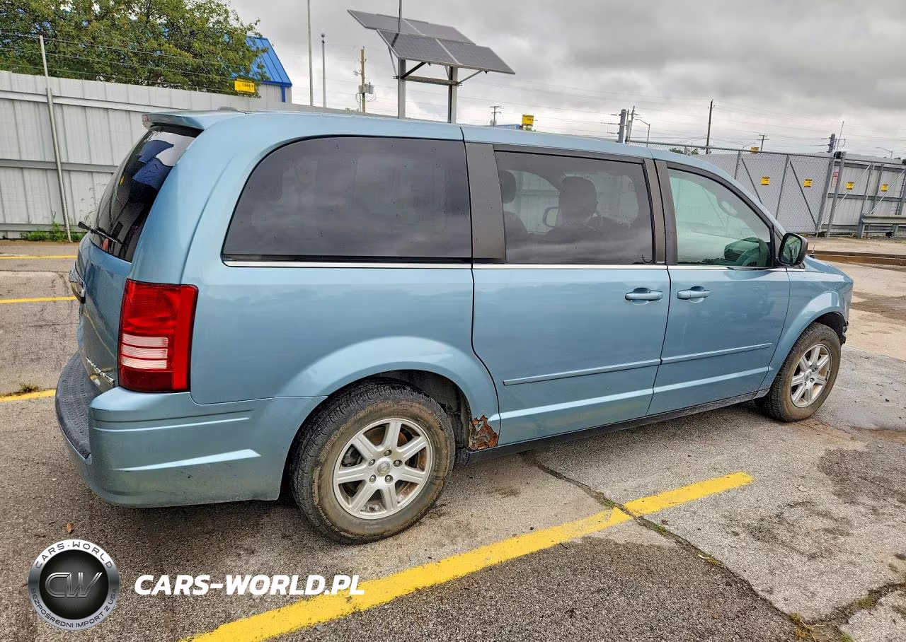 2010 Chrysler Town & Country Lx VIN:2A4RR2D14AR431339 - 3