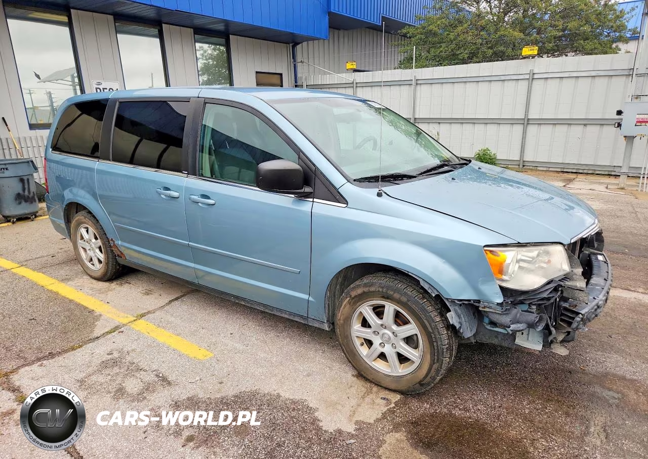 2010 Chrysler Town & Country Lx VIN:2A4RR2D14AR431339 - 4