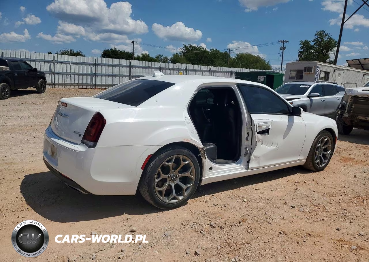 2018 Chrysler 300 S VIN:2C3CCABG4JH214365 - 3