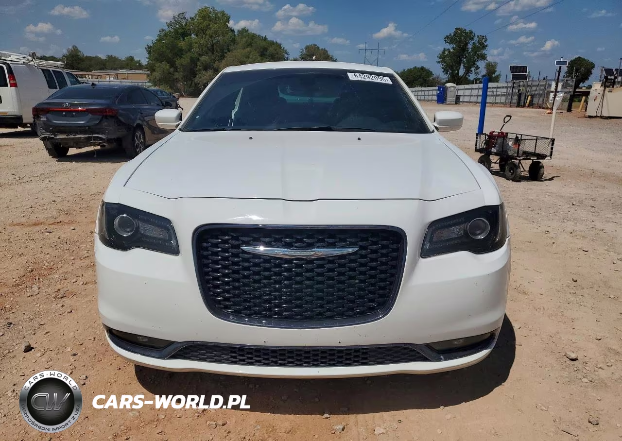 2018 Chrysler 300 S VIN:2C3CCABG4JH214365 - 5