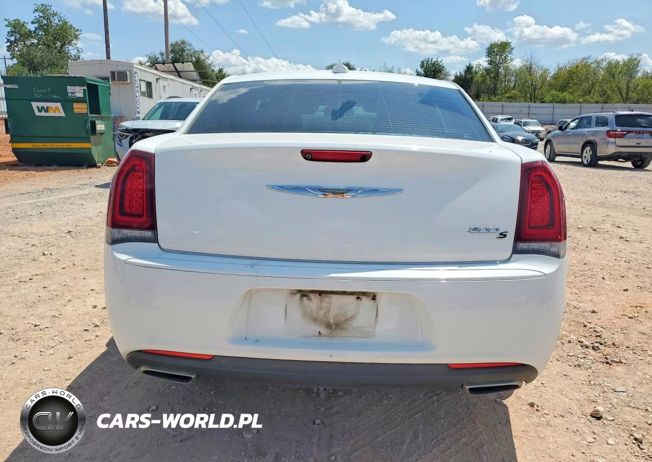 2018 Chrysler 300 S VIN:2C3CCABG4JH214365 - 6