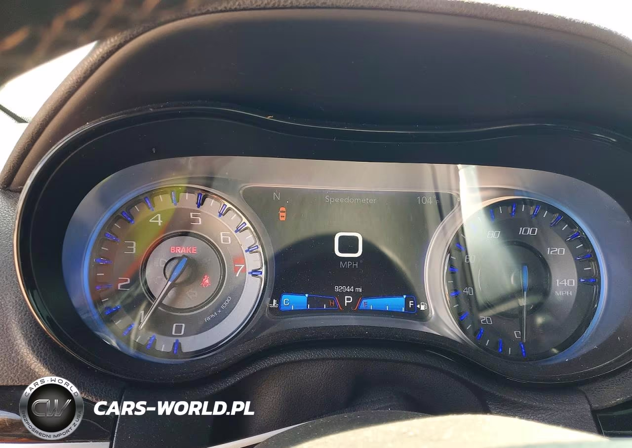 2018 Chrysler 300 S VIN:2C3CCABG4JH214365 - 9
