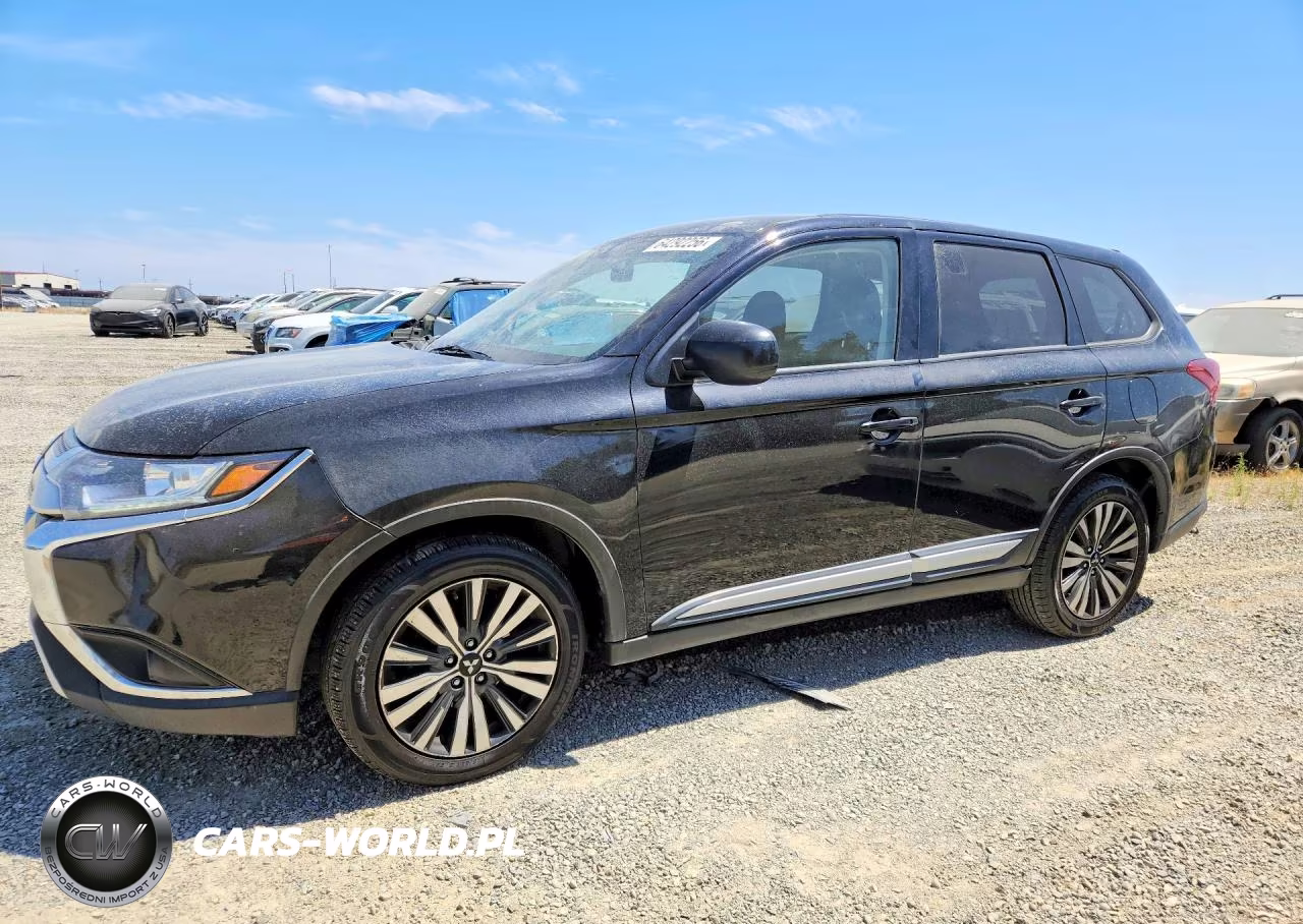 2020 Mitsubishi Outlander Es – zdjęcie 1 z 13